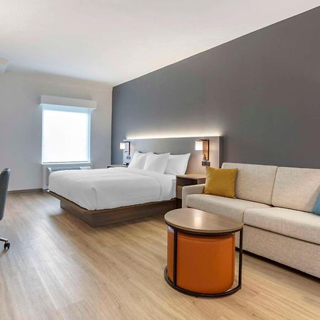 Comfort Inn & Suites Newark Liberty International Airport Екстер'єр фото