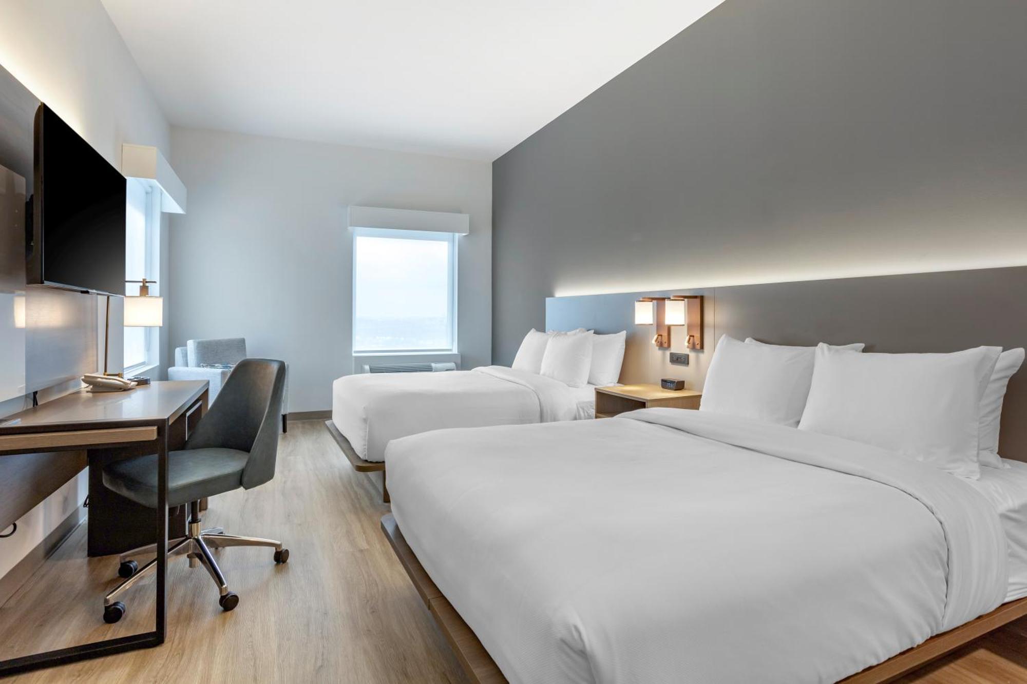 Comfort Inn & Suites Newark Liberty International Airport Екстер'єр фото