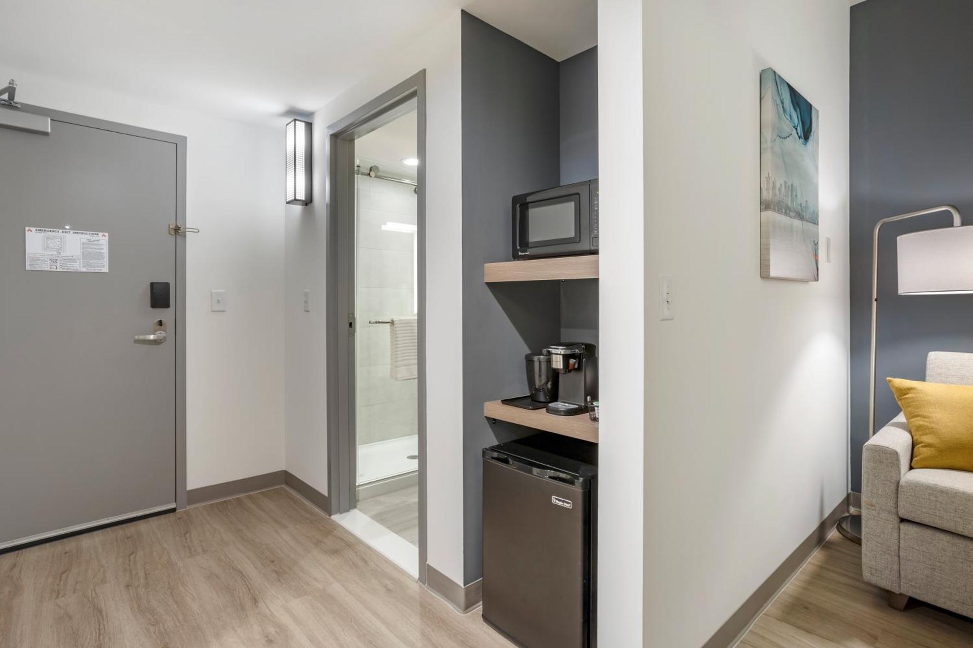 Comfort Inn & Suites Newark Liberty International Airport Екстер'єр фото