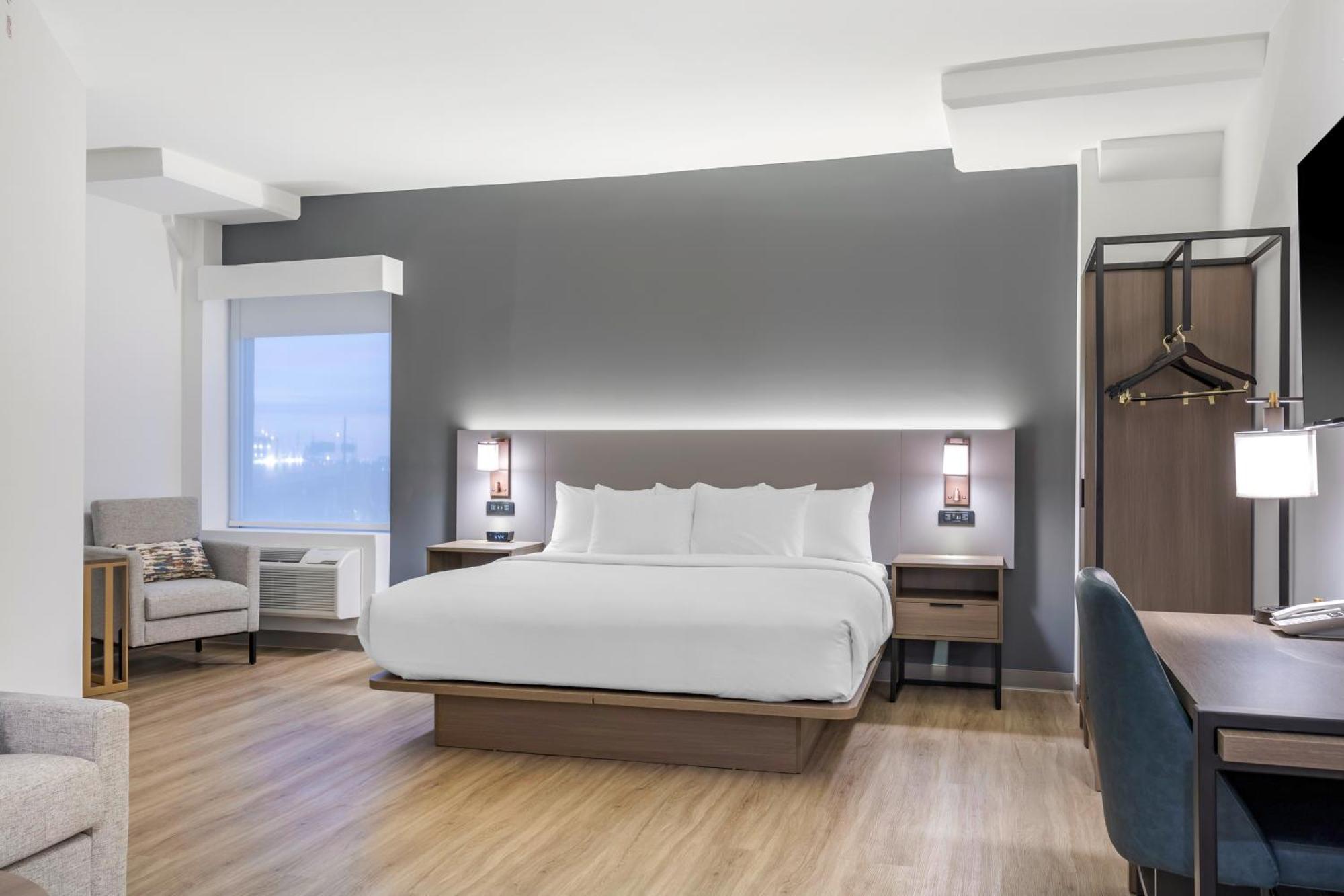 Comfort Inn & Suites Newark Liberty International Airport Екстер'єр фото
