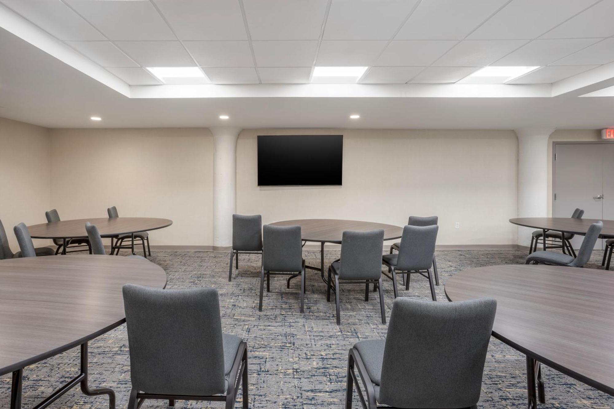 Comfort Inn & Suites Newark Liberty International Airport Екстер'єр фото
