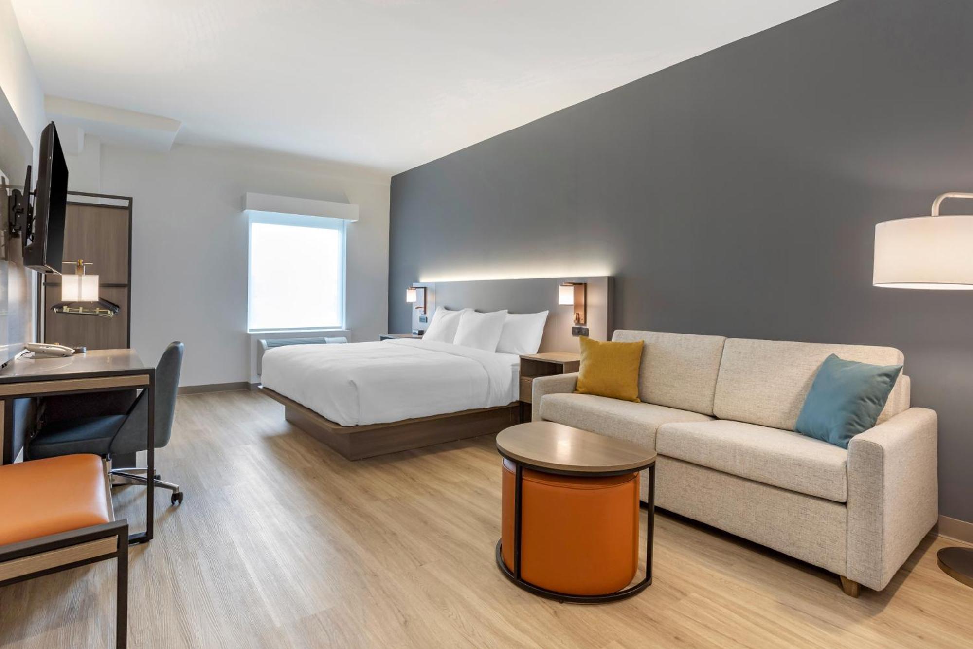 Comfort Inn & Suites Newark Liberty International Airport Екстер'єр фото