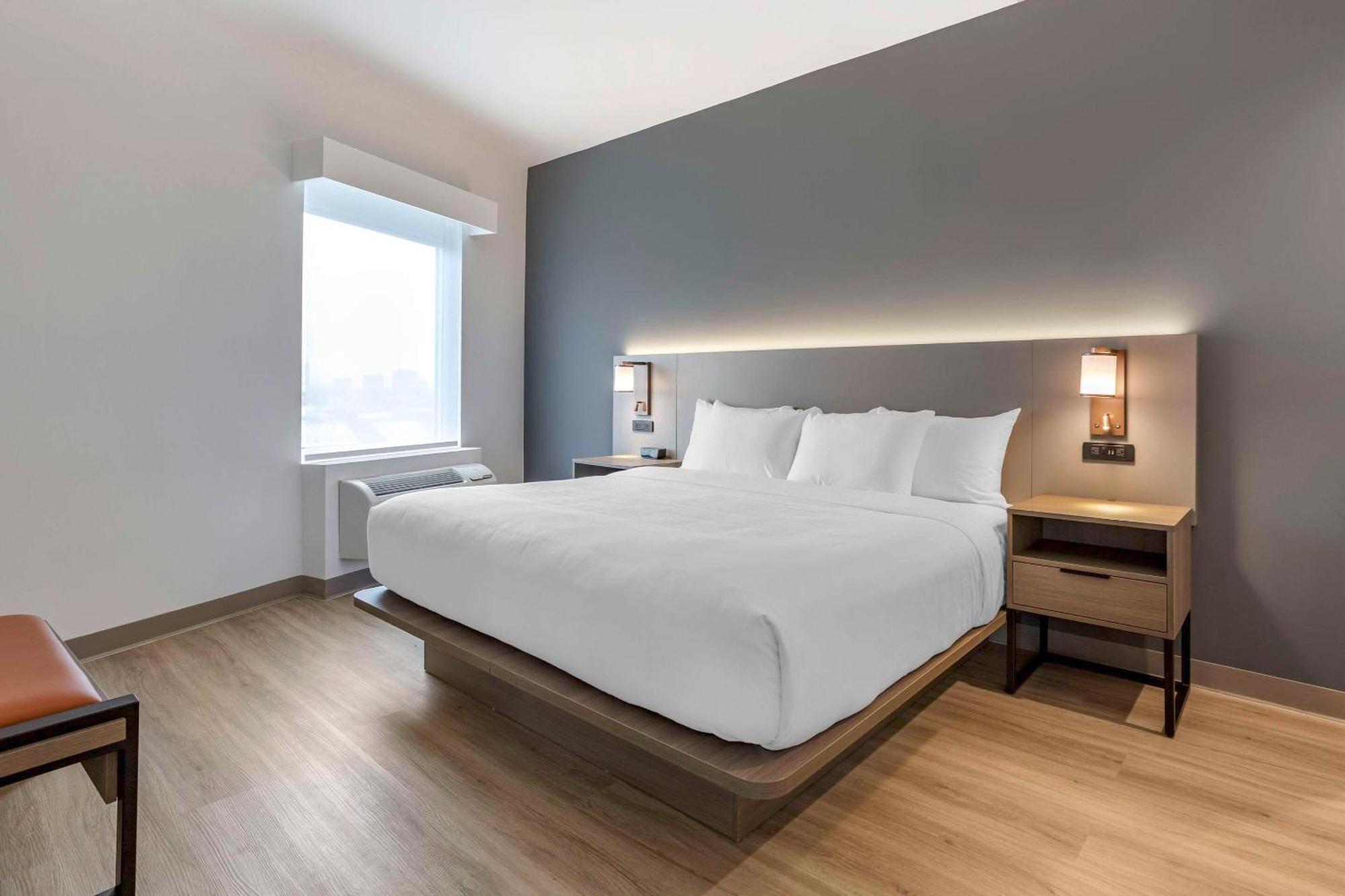 Comfort Inn & Suites Newark Liberty International Airport Екстер'єр фото