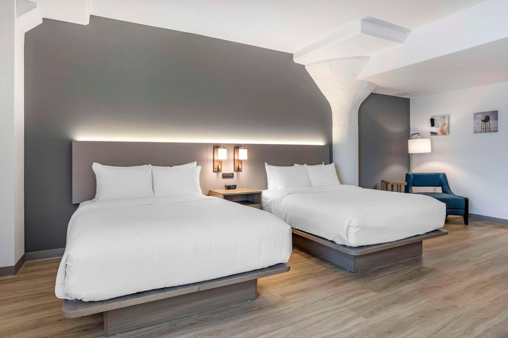 Comfort Inn & Suites Newark Liberty International Airport Екстер'єр фото