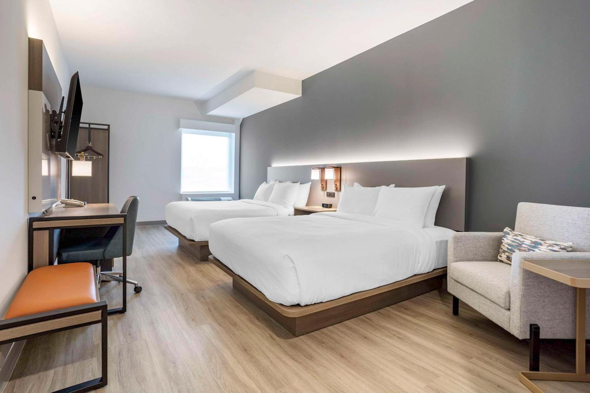Comfort Inn & Suites Newark Liberty International Airport Екстер'єр фото