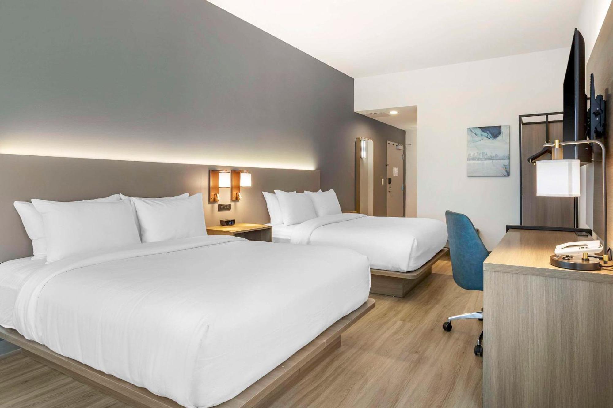 Comfort Inn & Suites Newark Liberty International Airport Екстер'єр фото