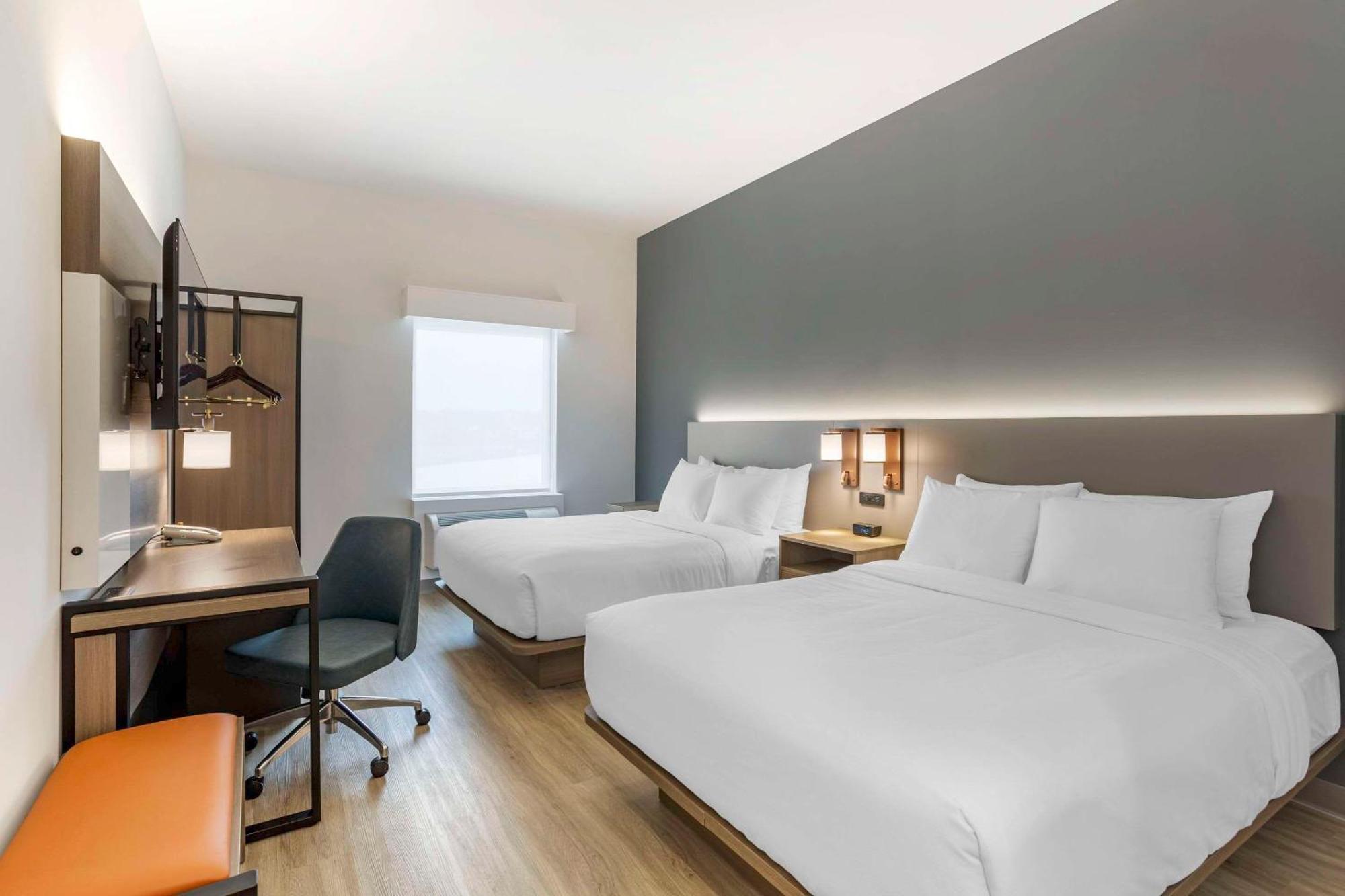 Comfort Inn & Suites Newark Liberty International Airport Екстер'єр фото