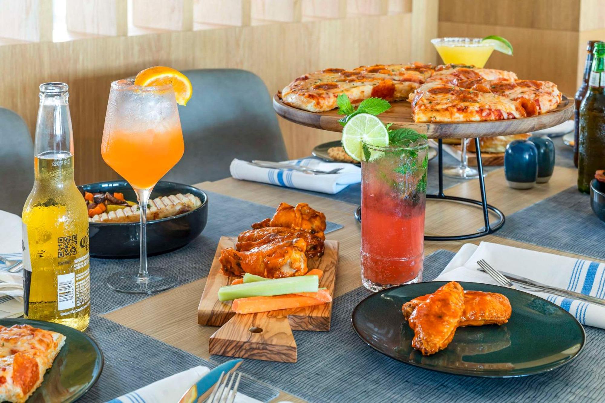 Comfort Inn & Suites Newark Liberty International Airport Екстер'єр фото